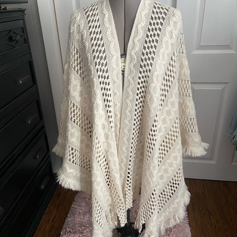 American Eagle Outfitters Cream Knit Cape